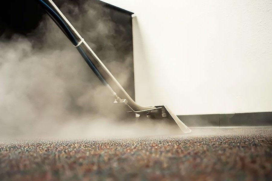 استفاده از بخارشو برای از بین رفتن فرورفتگی فرش